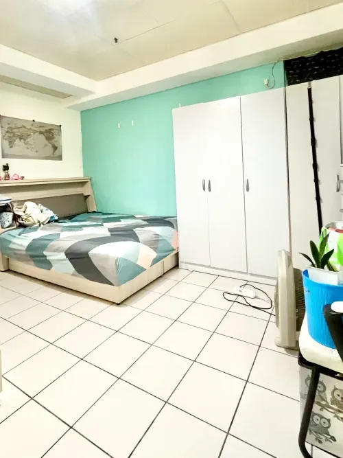 Room for rent TWD 12 000 - Section 2, Wenxin Road - 4 bedrooms