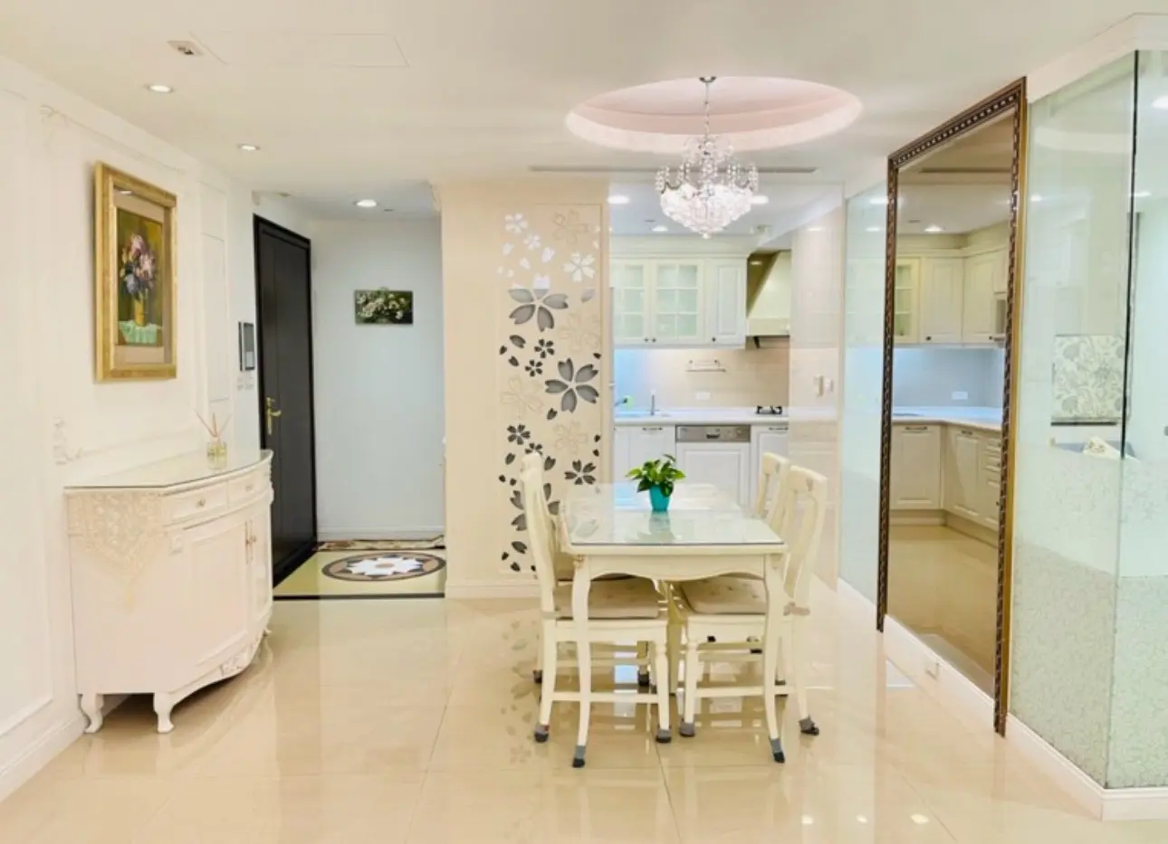 3 bedrooms apartment for rent in Zhongshan District, Taipei City | NT$ 90 000 | 28 ping slide 2
