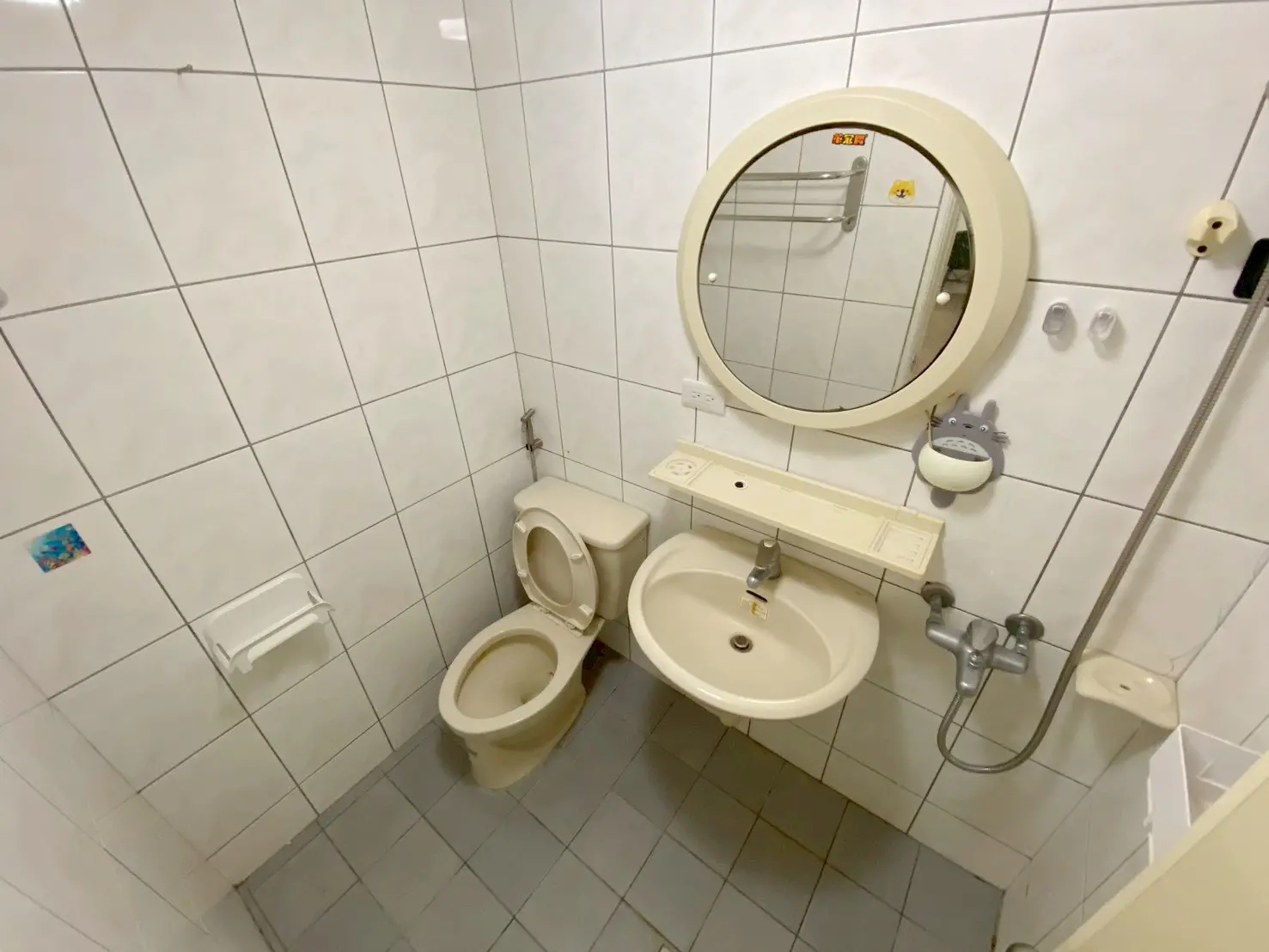 Room for rent in Nantun District, Taichung City | NT$ 10 000 | 7 ping slide 5