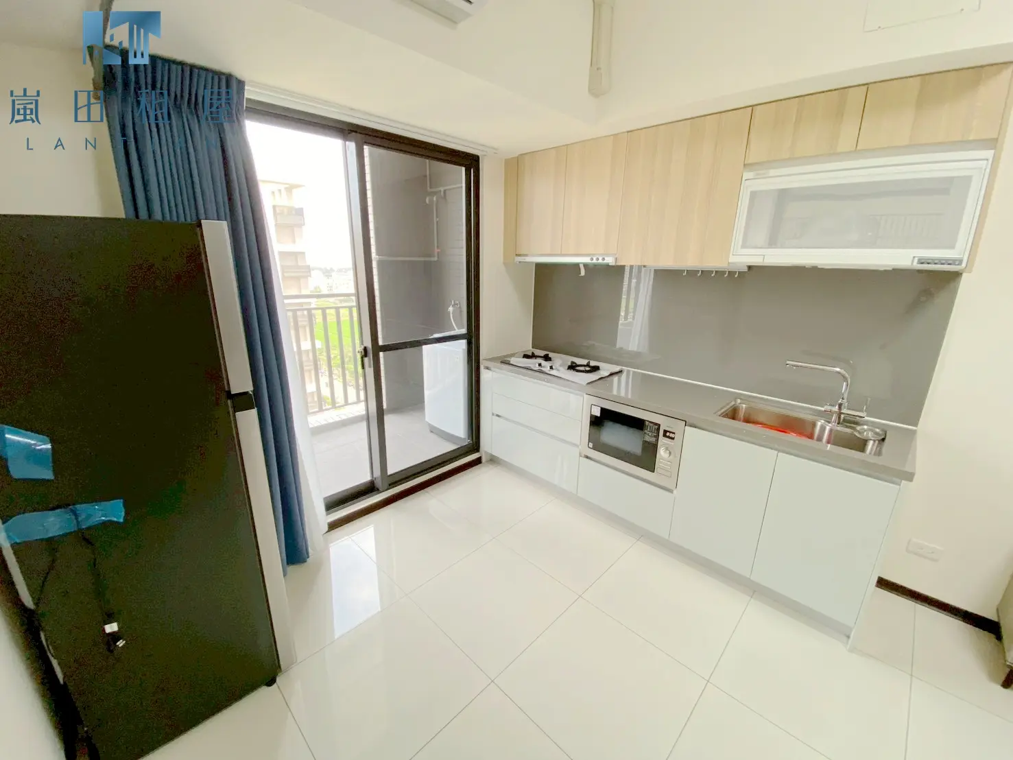 2 bedrooms apartment for rent in Qingshui District, Taichung City | NT$ 20 000 | 19 ping slide 3