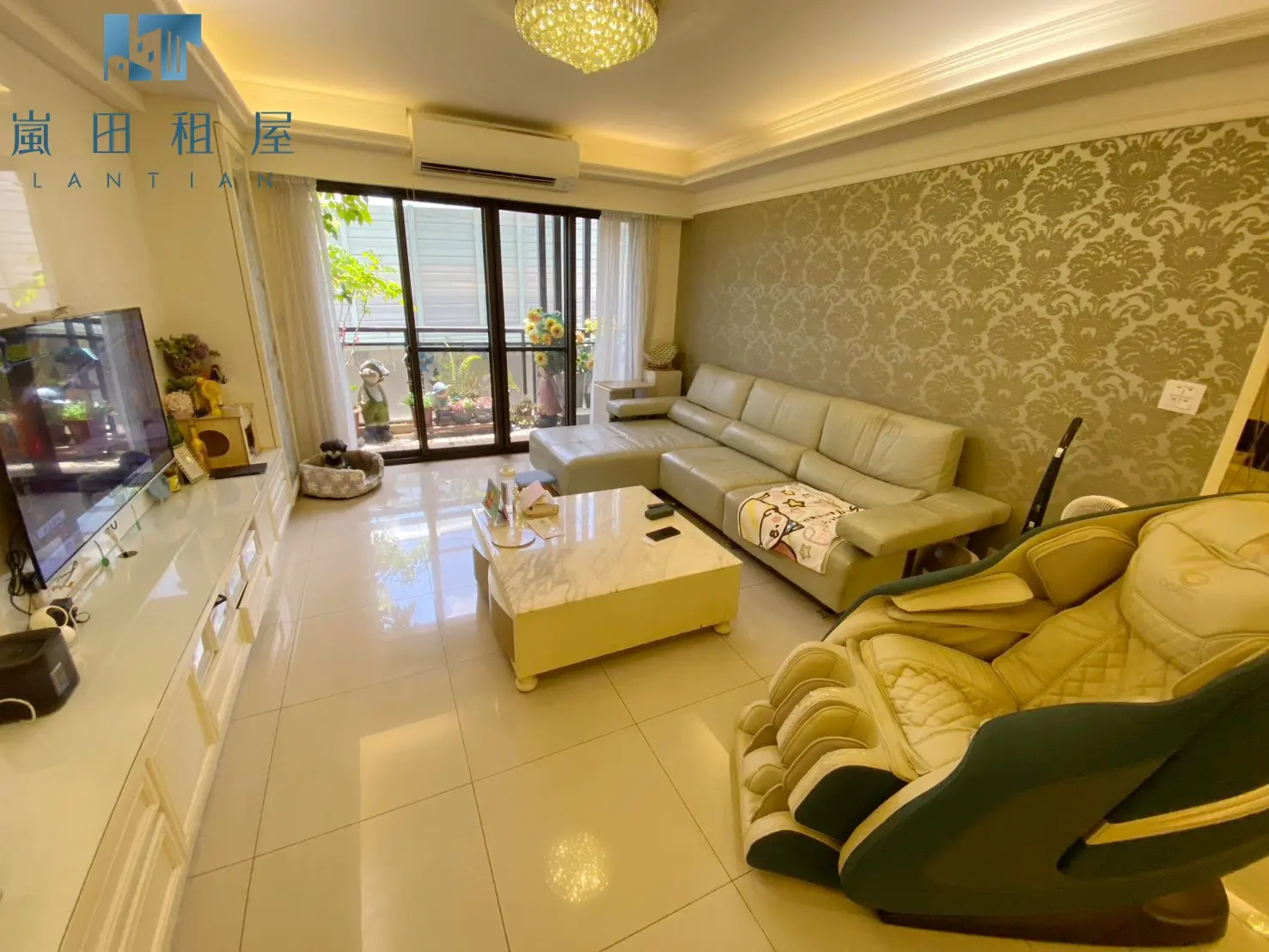 4 bedrooms apartment for rent in Beitun District, Taichung City | NT$ 35 000 | 35 ping slide 1