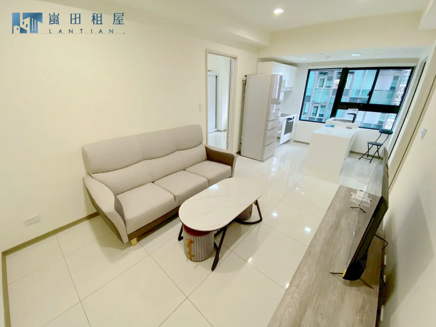 2 bedrooms apartment for rent in Xitun District, Taichung City | NT$ 30 000 | 16 ping slide 0