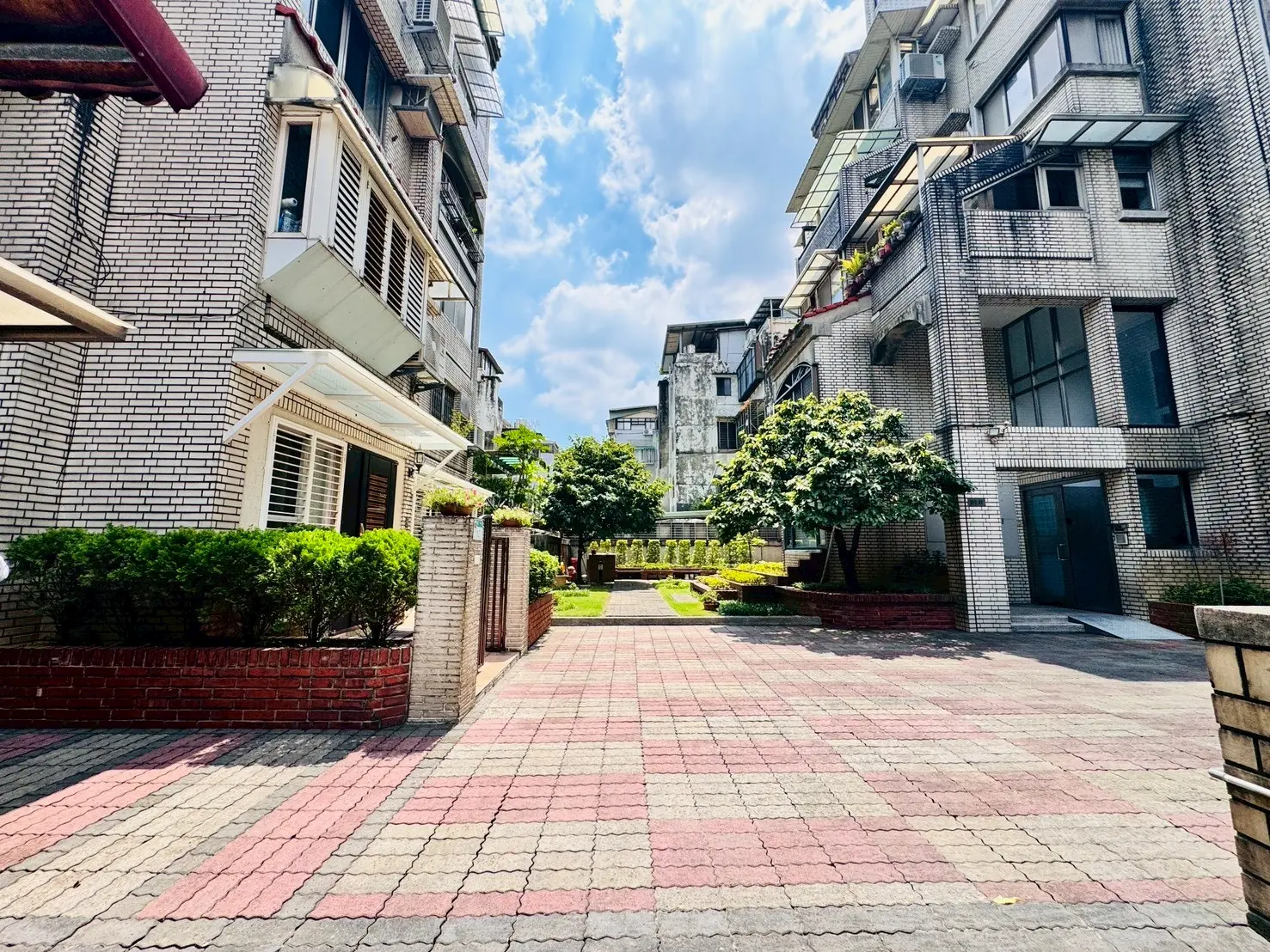 4 bedrooms apartment for sale in Songshan District, Taipei City | NT$ 88 880 000 | 44 ping slide 7