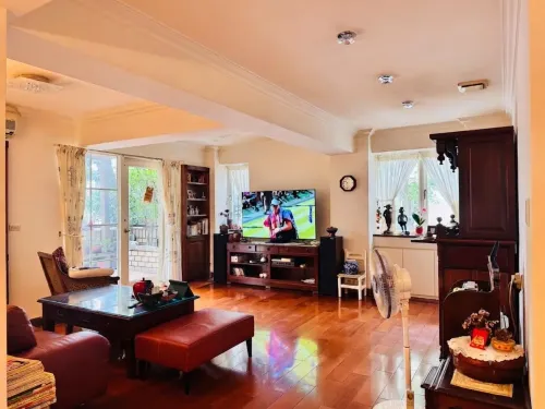 Apartment for sale NT$ 88 880 000 - Xinzhong Street - 4 bedrooms
