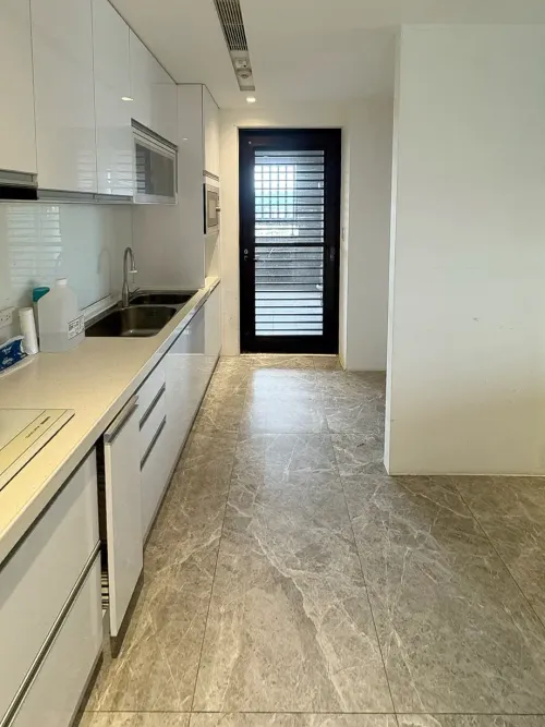 5 bedrooms apartment for rent in Beitou District, Taipei City | NT$ 350 000 | 93 ping slide 4