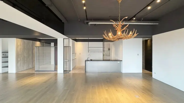 5 bedrooms apartment for rent in Beitou District, Taipei City | NT$ 350 000 | 93 ping slide 1