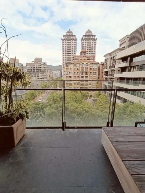 3 bedrooms apartment for rent in Zhongshan District, Taipei City | NT$ 210 000 | 61 ping slide 18