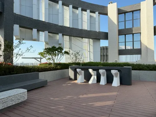 Apartment for rent TWD 29 000 - Section 3, Hai'an Road - 3 bedrooms