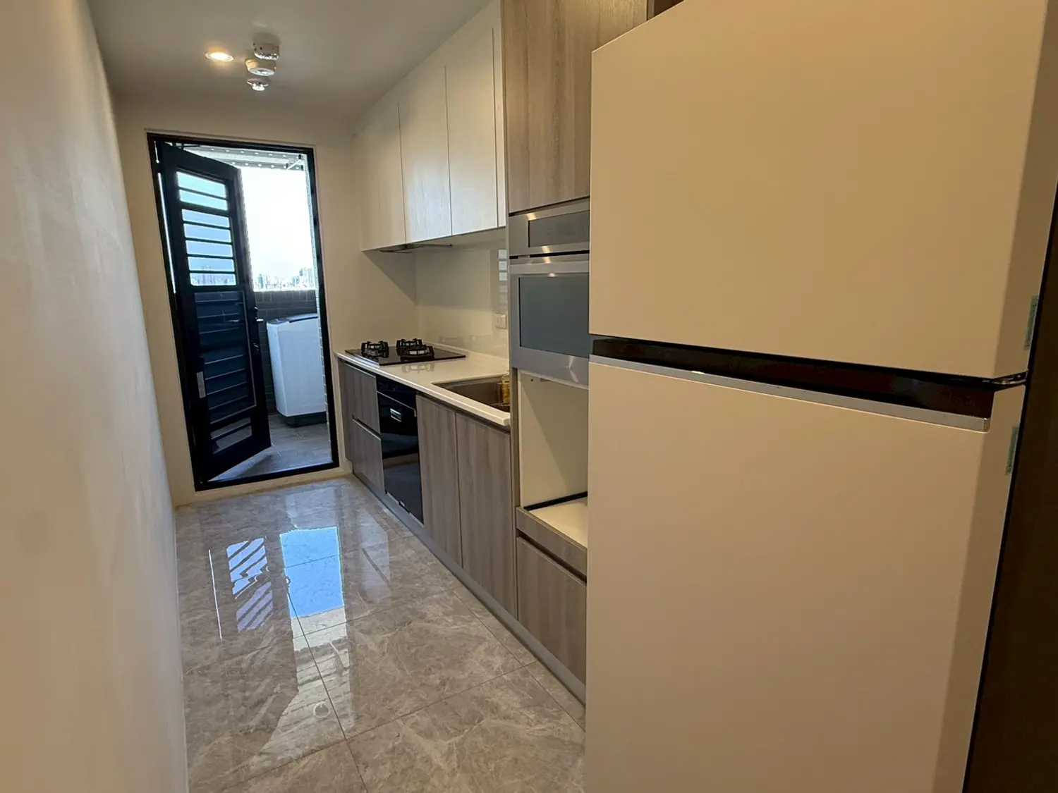 3 bedrooms apartment for rent TWD 29 000 - 28 ping - North District,Tainan City slide 2