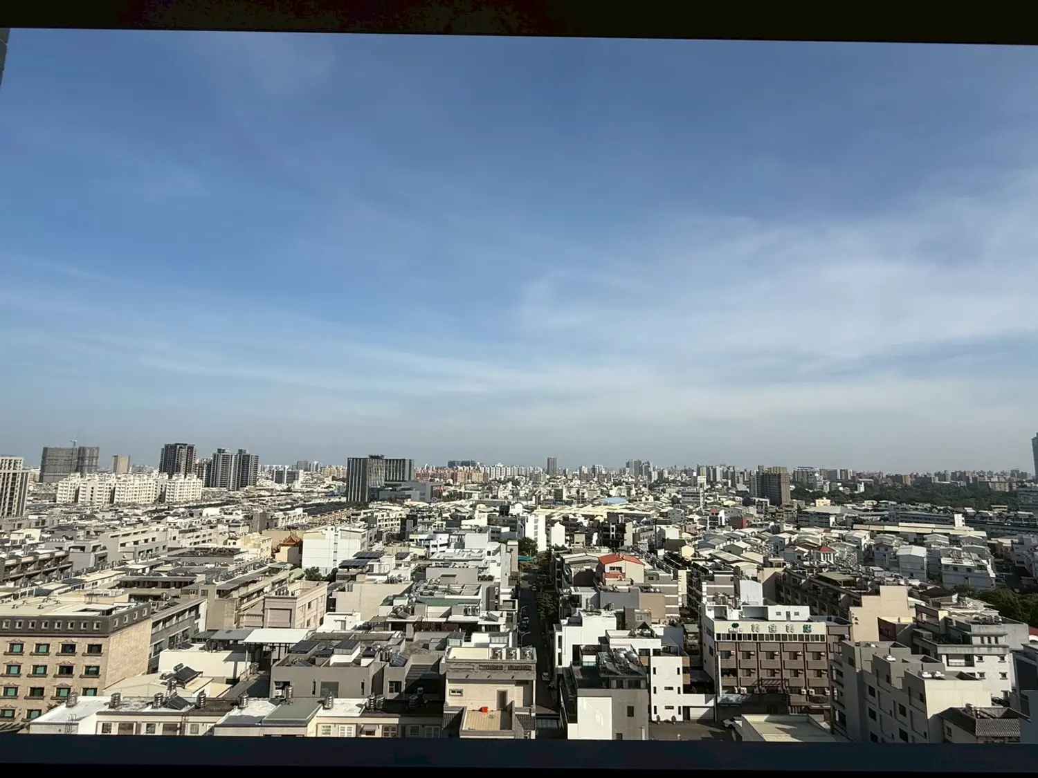 3 bedrooms apartment for rent TWD 29 000 - 28 ping - North District,Tainan City slide 0