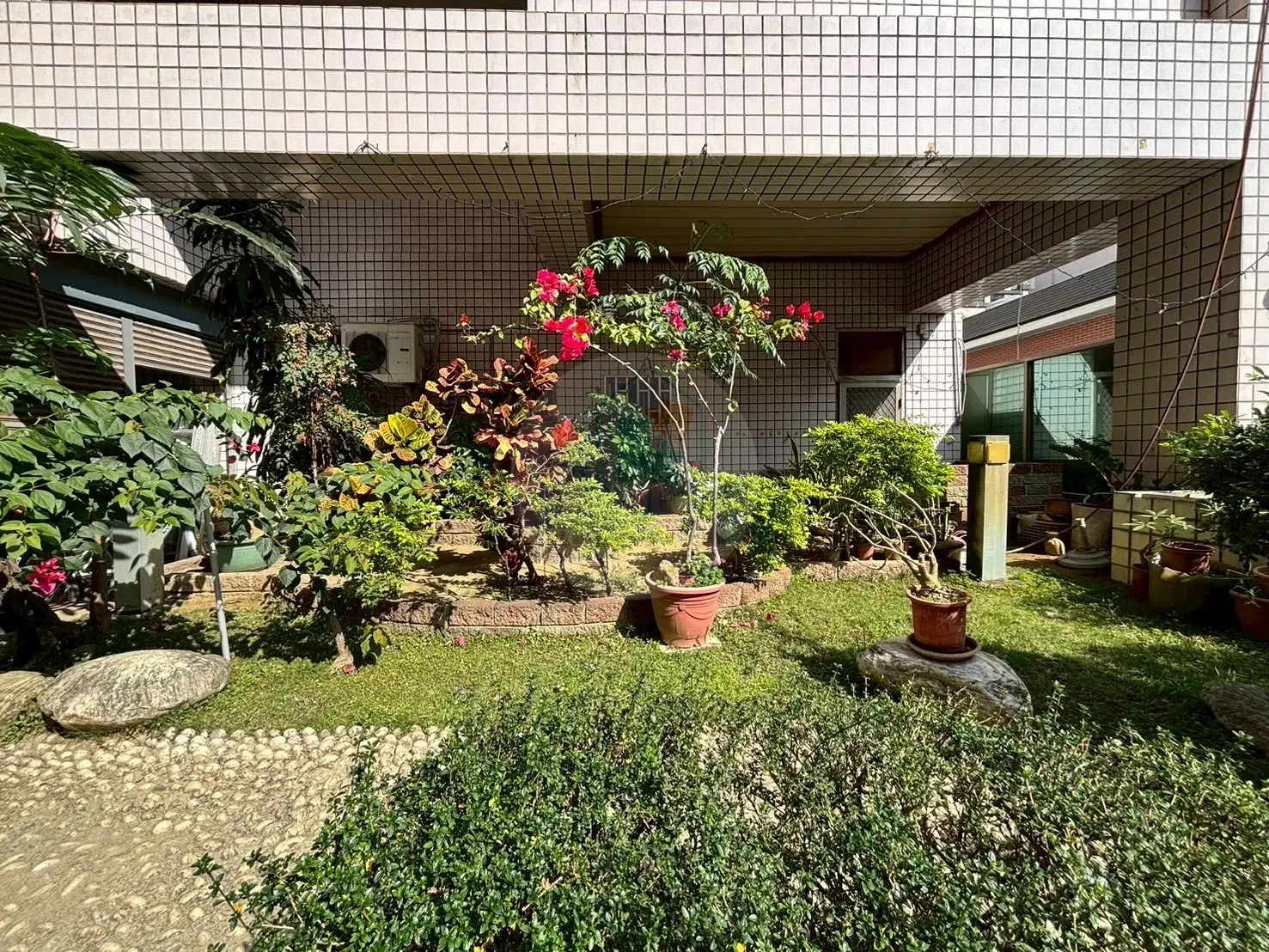 3 bedrooms apartment for sale in East District, Tainan City | TWD 13 880 000 | 27 ping slide 1