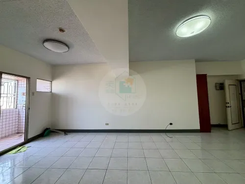 3 bedrooms apartment for sale in East District, Tainan City | TWD 13 880 000 | 27 ping slide 5