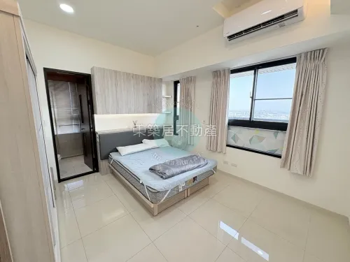 Apartment for rent TWD 40 800 - Section 2, Yonghua Road - 3 bedrooms
