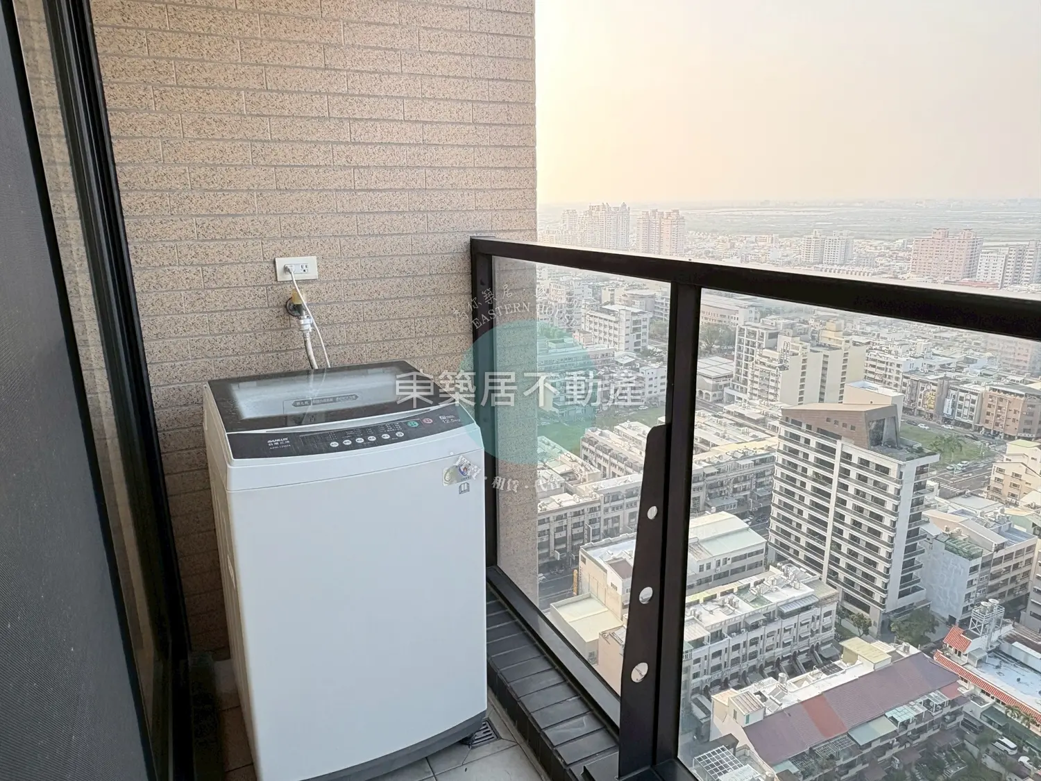 3 bedrooms apartment for rent in Anping District, Tainan City | NT$ 35 800 | 28 ping slide 12