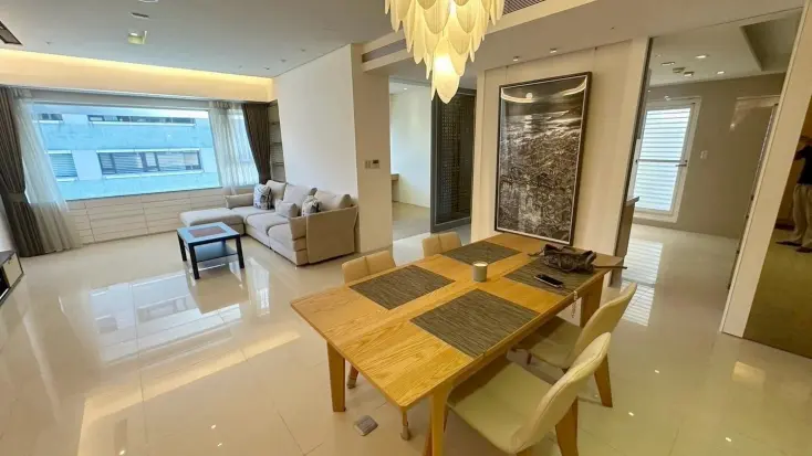 3 bedrooms apartment for rent in Zhongshan District, Taipei City | NT$ 135 000 | 45 ping slide 5