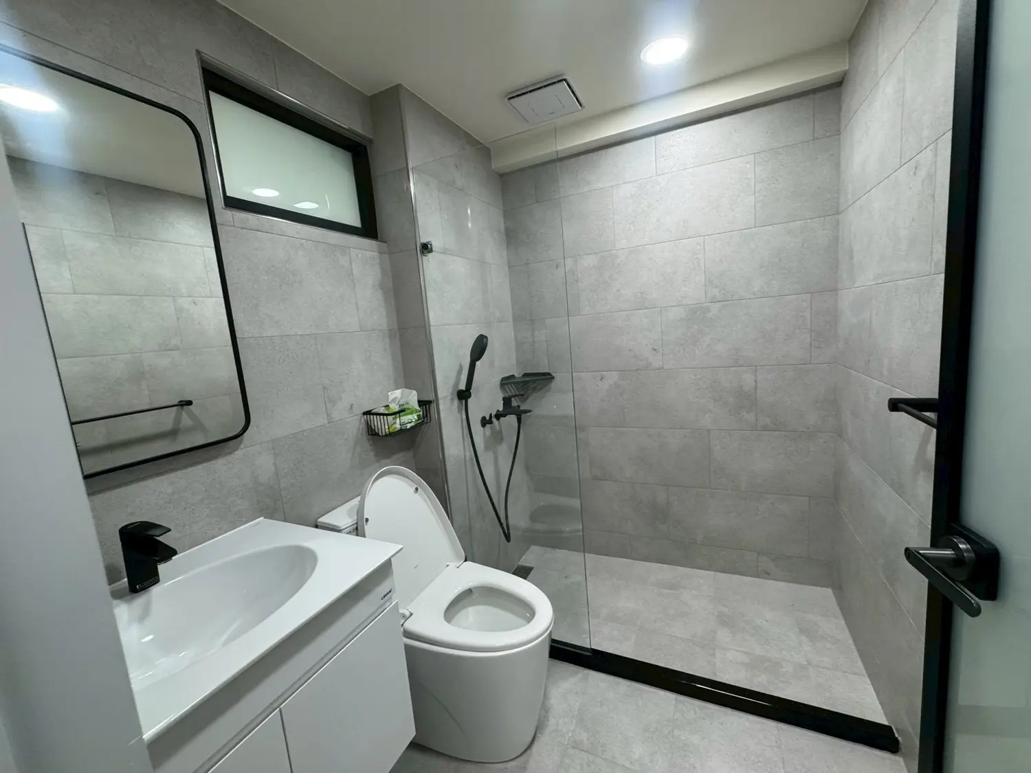 1 room apartment for rent TWD 50 000 - 19 ping - Zhongzheng District,Taipei City slide 4