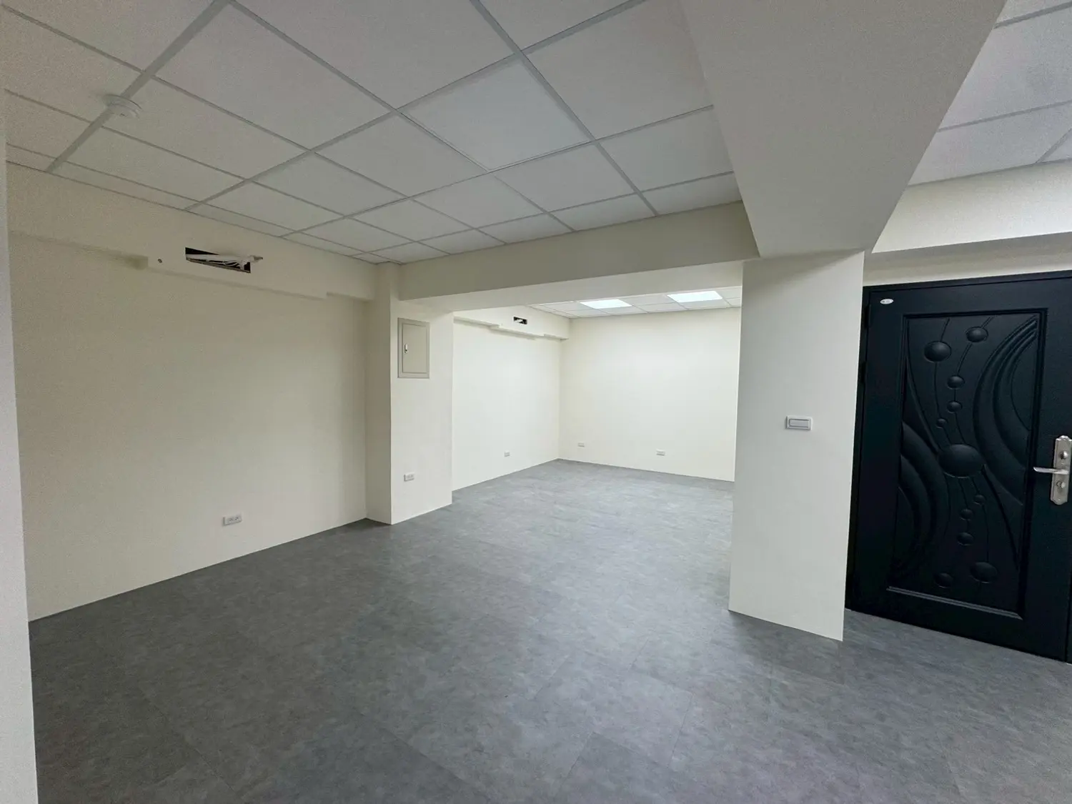 1 room apartment for rent TWD 50 000 - 19 ping - Zhongzheng District,Taipei City slide 1