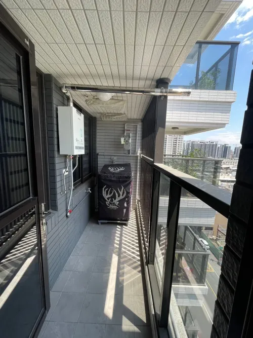 Apartment for rent TWD 25 000 - Fengjia Road - 2 bedrooms
