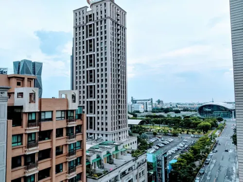 3 bedrooms apartment for rent in Lingya District, Kaohsiung City | NT$ 29 500 | 24 ping slide 10