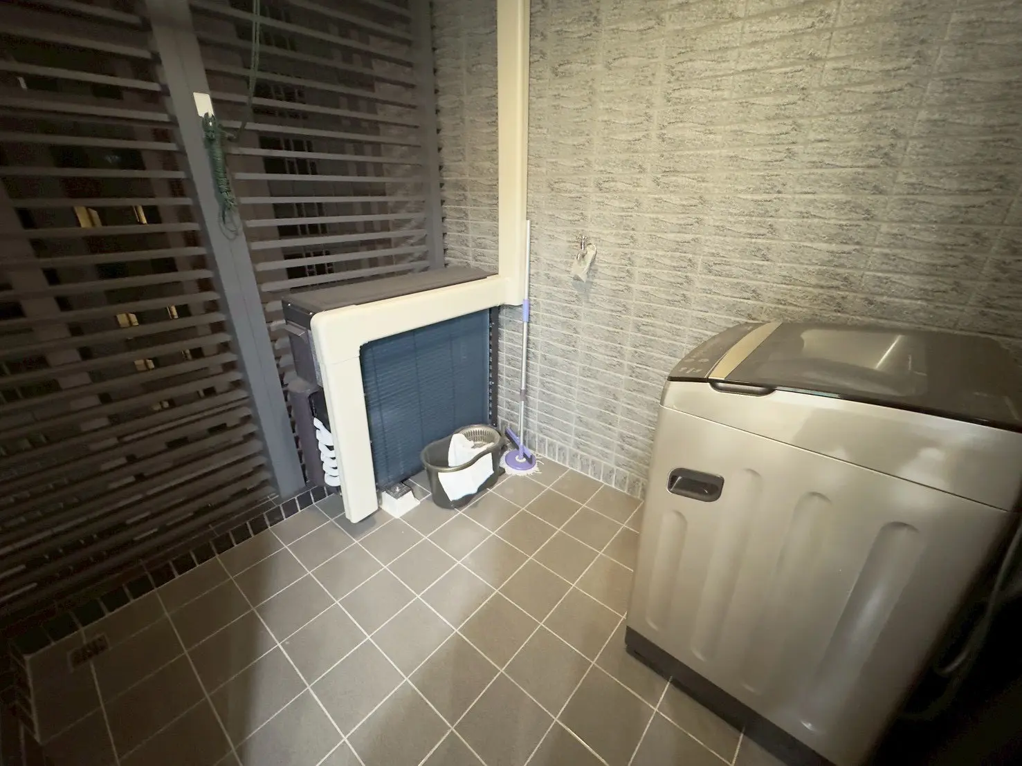 2 bedrooms apartment for rent in Xitun District, Taichung City | NT$ 36 000 | 25 ping slide 15