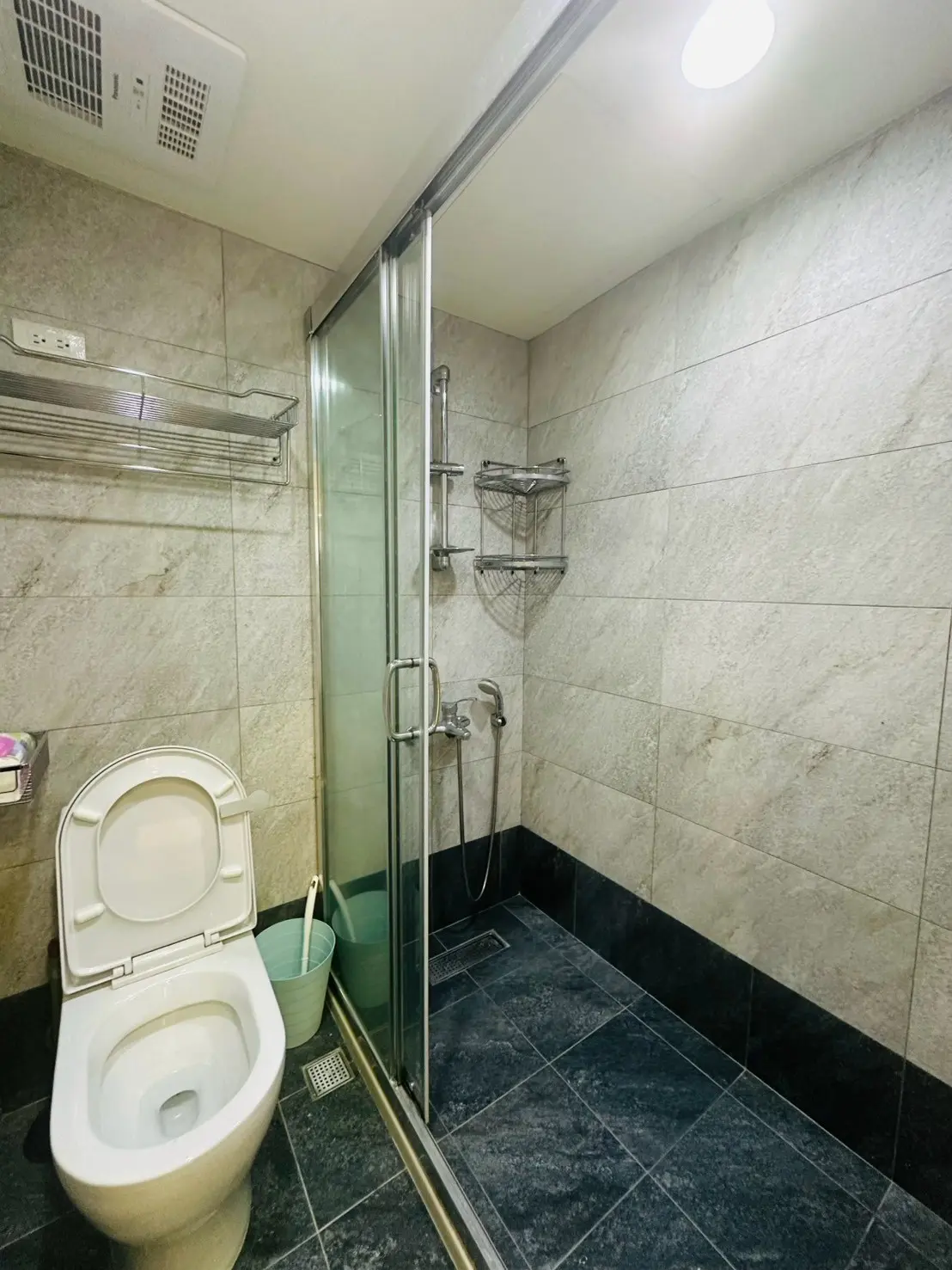 Room for rent in Zhongzheng District, Taipei City | NT$ 23 000 | 5 ping slide 4