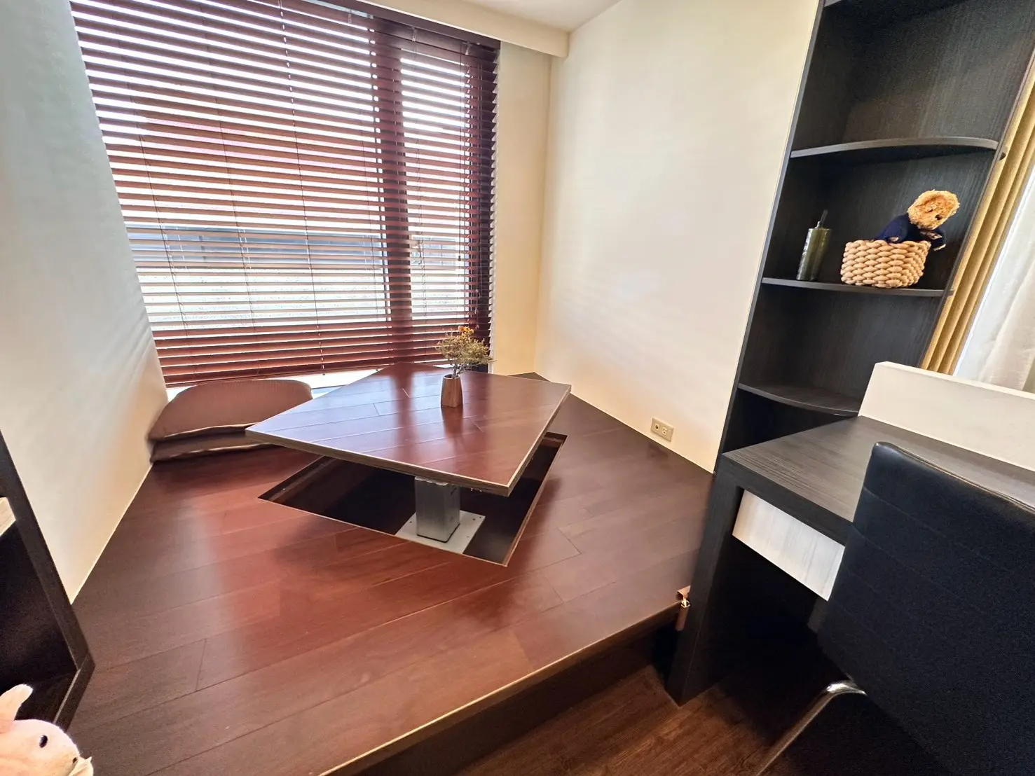 2 bedrooms apartment for rent in Datong District, Taipei City | NT$ 80 000 | 30 ping slide 5