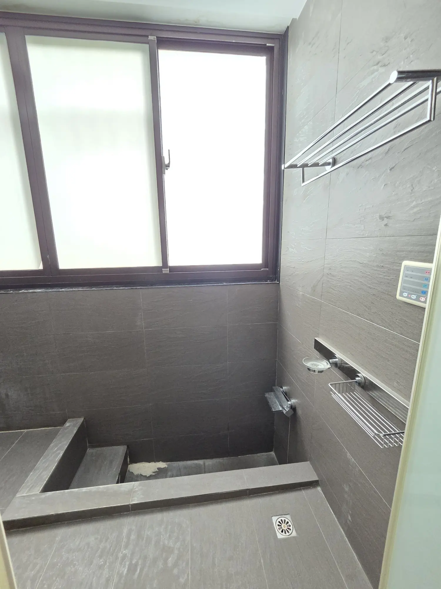 2 bedrooms apartment for rent in Daan District, Taipei City | NT$ 63 000 | 15 ping slide 12