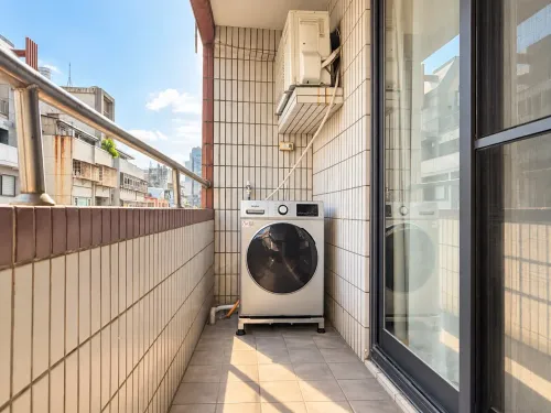 Room for rent NT$ 26 800 - Lane 128, Section 2, Zhongshan North Road - 4 bedrooms