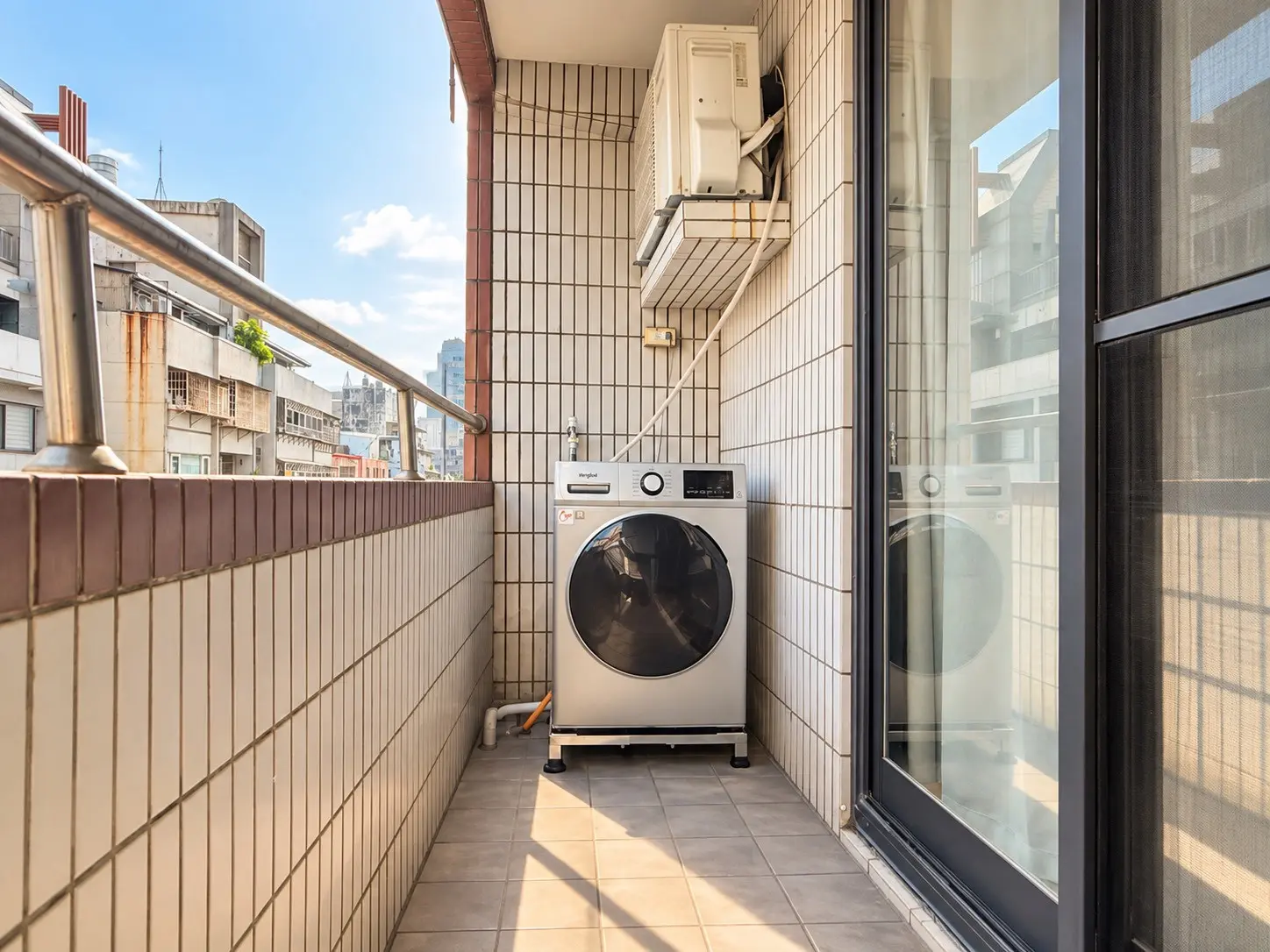 Room for rent in Zhongshan District, Taipei City | NT$ 26 800 | 3 ping slide 10