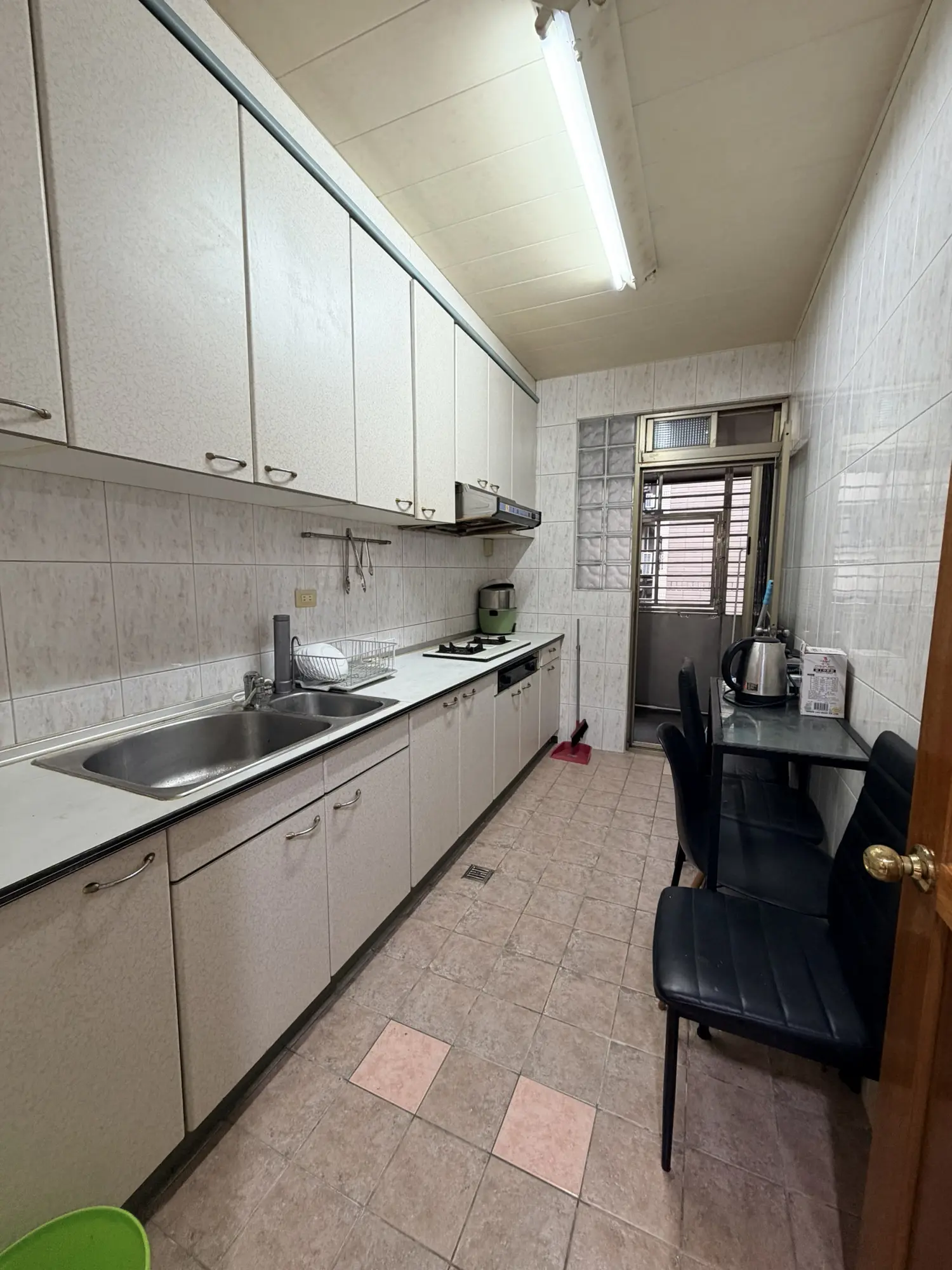 3 bedrooms apartment for rent in Wanhua District, Taipei City | NT$ 42 000 | 38 ping slide 13