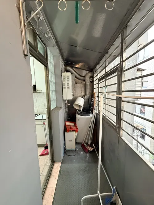 Apartment for rent NT$ 42 000 - Lane 76, Section 1, Zhonghua Road - 3 bedrooms