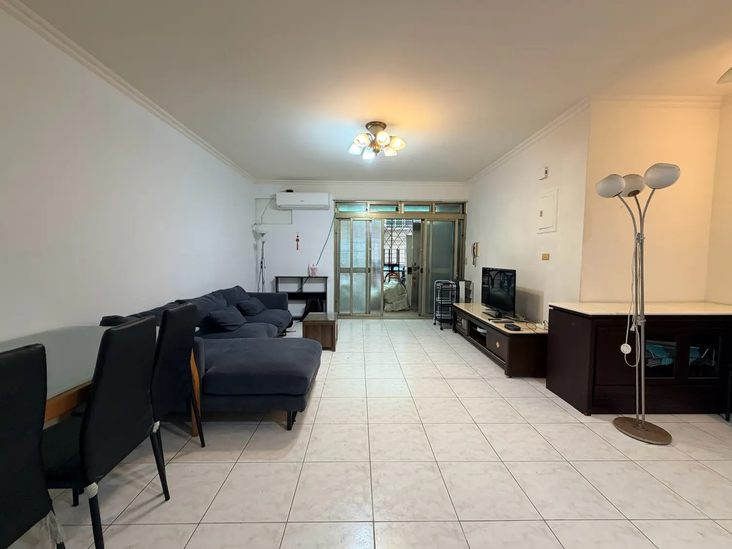 3 bedrooms apartment for rent in Wanhua District, Taipei City | NT$ 42 000 | 38 ping slide 1