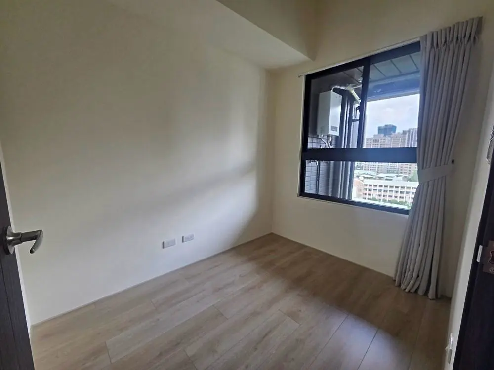 2 bedrooms apartment for rent in Sanchong District, New Taipei City | NT$ 35 000 | 16 ping slide 3