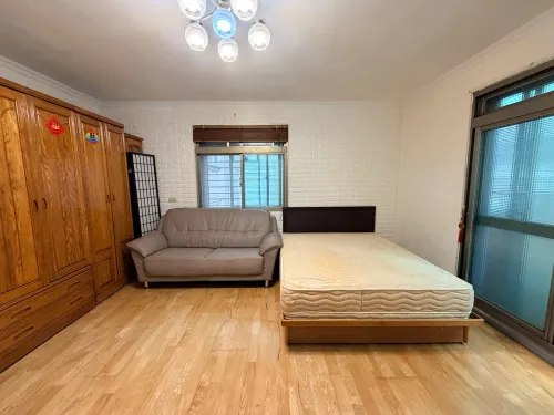 Apartment for rent NT$ 42 000 - Lane 76, Section 1, Zhonghua Road - 3 bedrooms