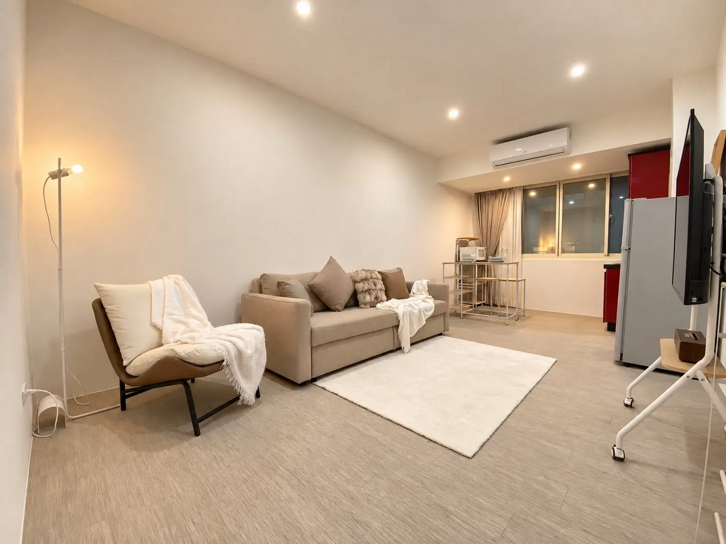 1 room apartment for rent in Zhongshan District, Taipei City | NT$ 50 000 | 15 ping slide 1