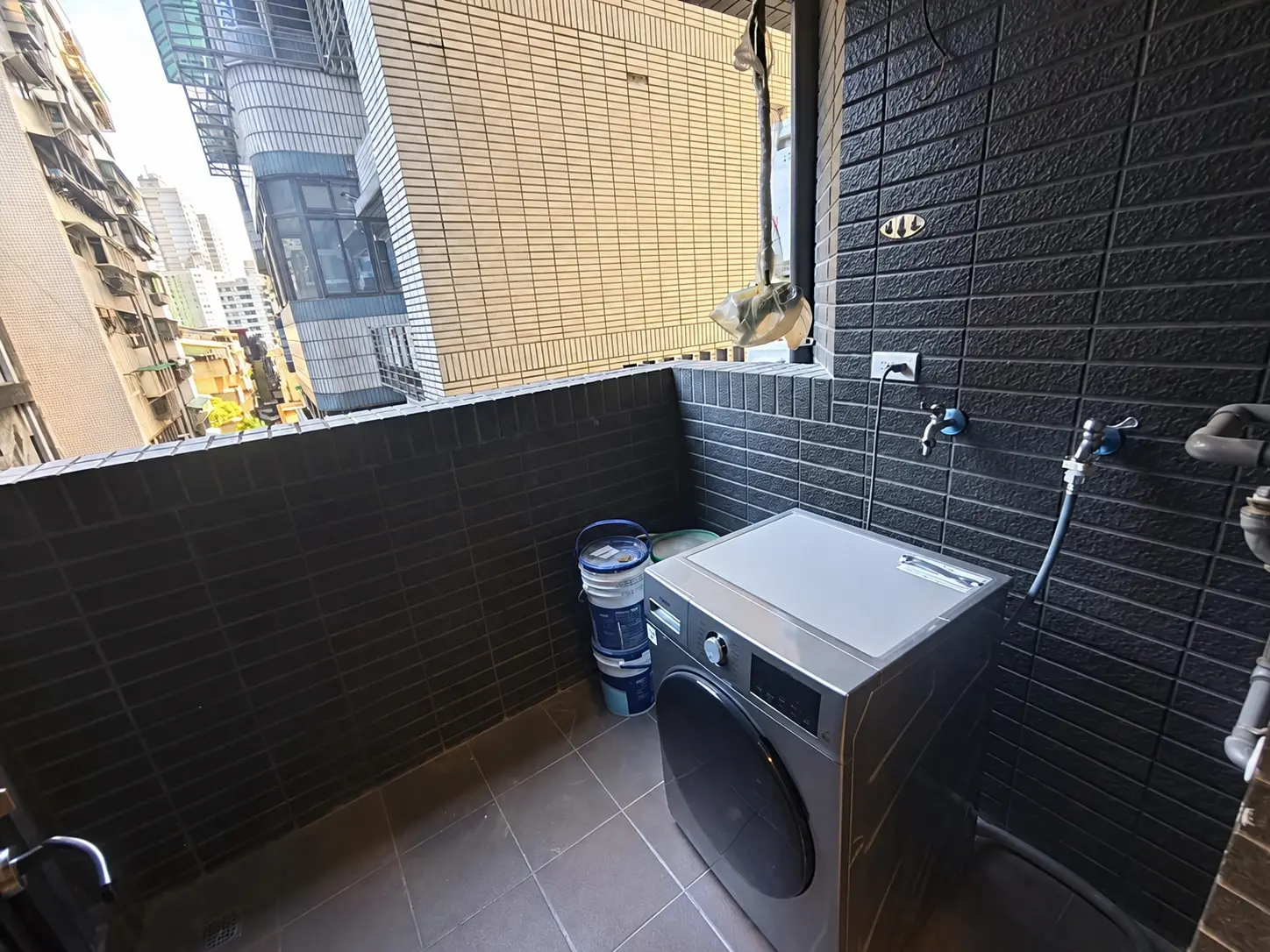 3 bedrooms apartment for rent in Xinyi District, Taipei City | NT$ 150 000 | 36 ping slide 10