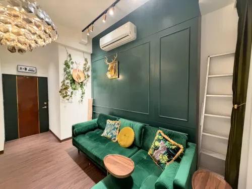 Studio apartment for rent in Datong District, Taipei City | NT$ 50 000 | 28 ping slide 1