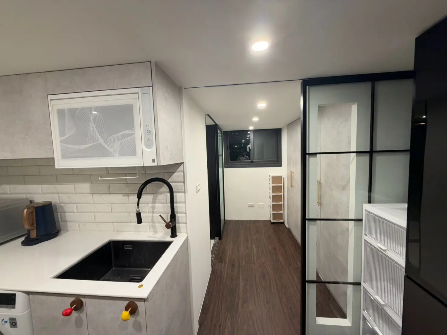 Studio apartment for rent in Datong District, Taipei City | NT$ 50 000 | 28 ping slide 3