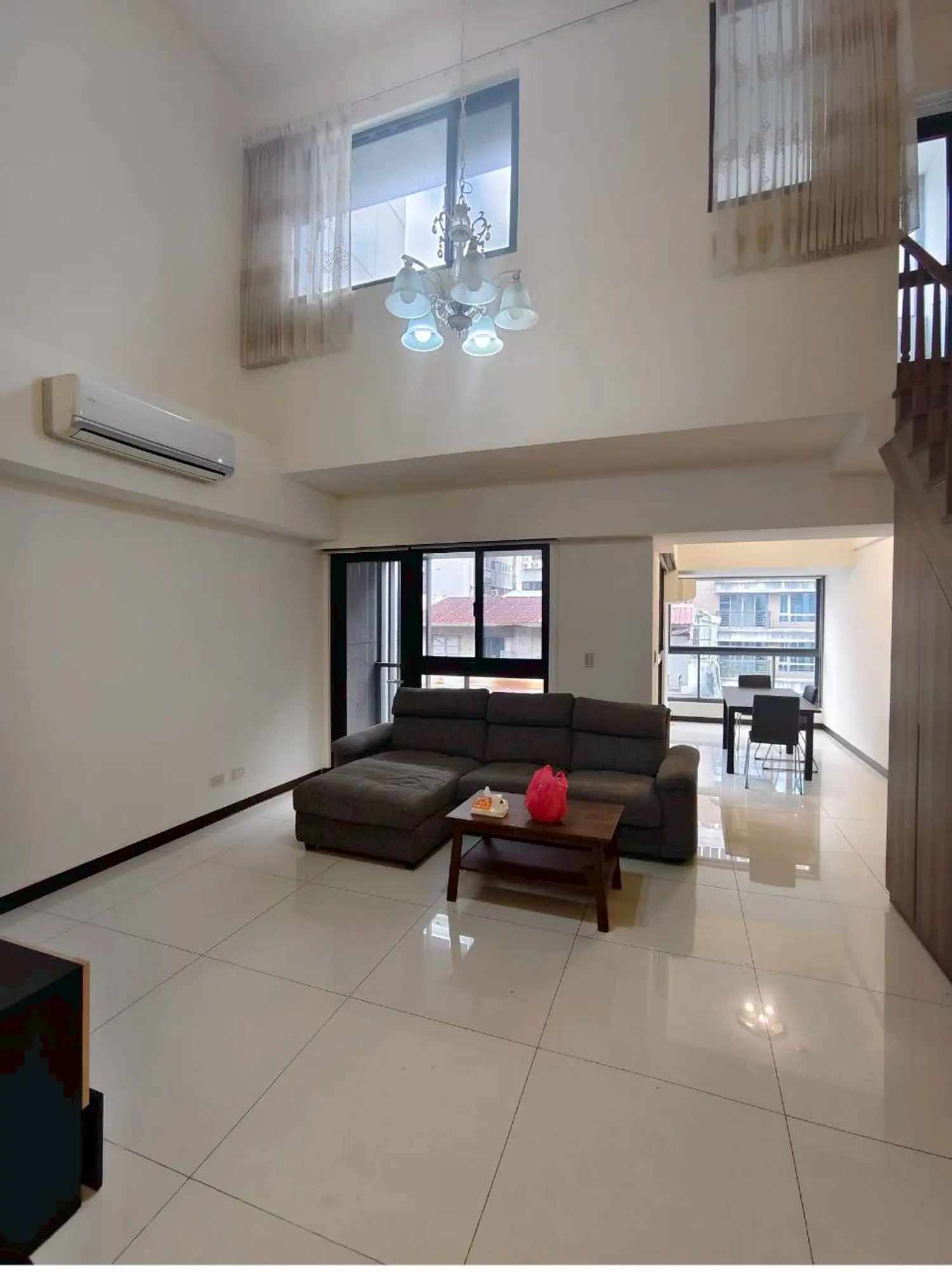 3 房 公寓 出租 TWD 138 000 - 75 坪 - 中山區, 台北市 slide 1