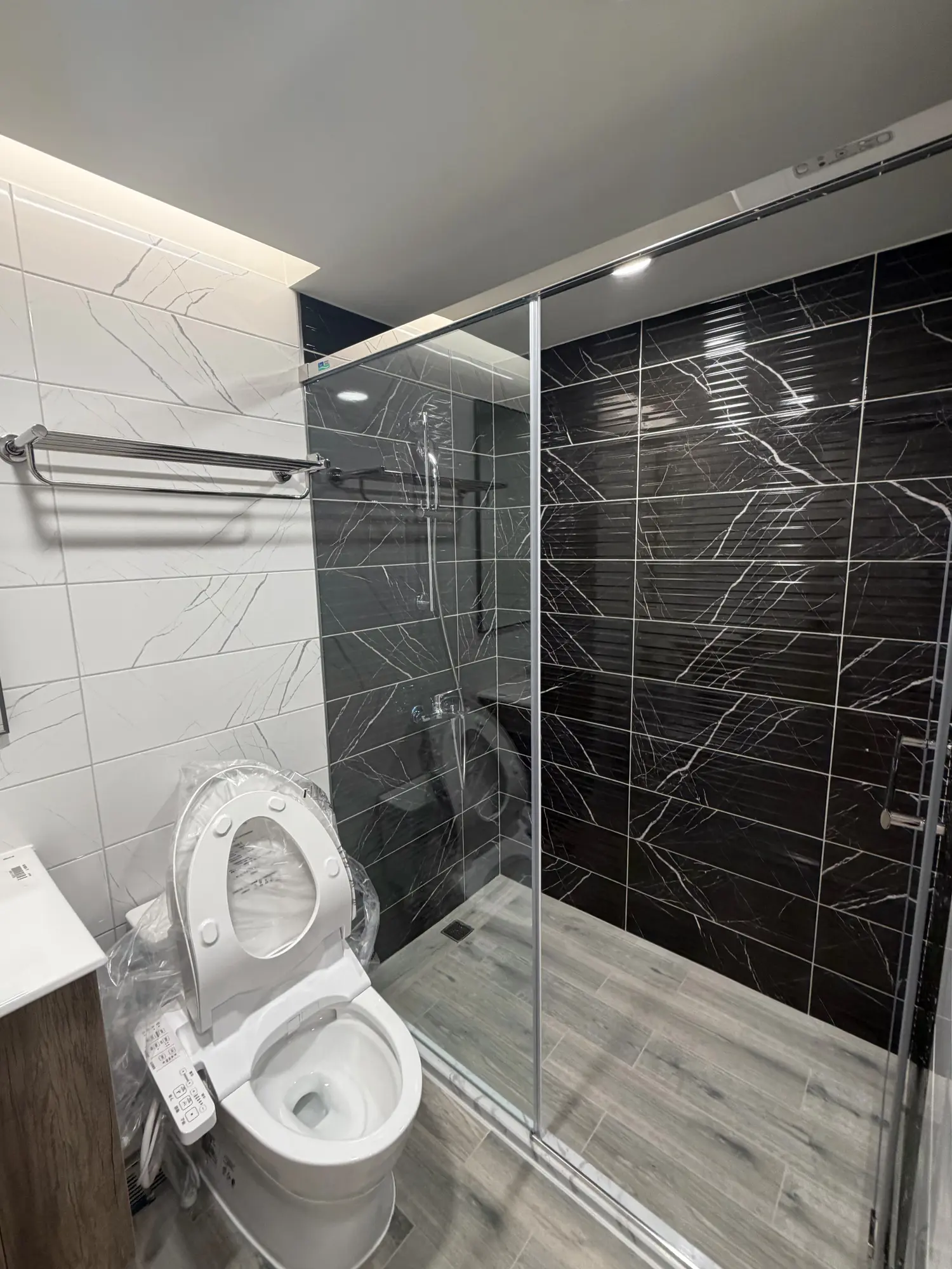 2 bedrooms apartment for rent in Sinsing District, Kaohsiung City | TWD 32 000 | 19 ping slide 6