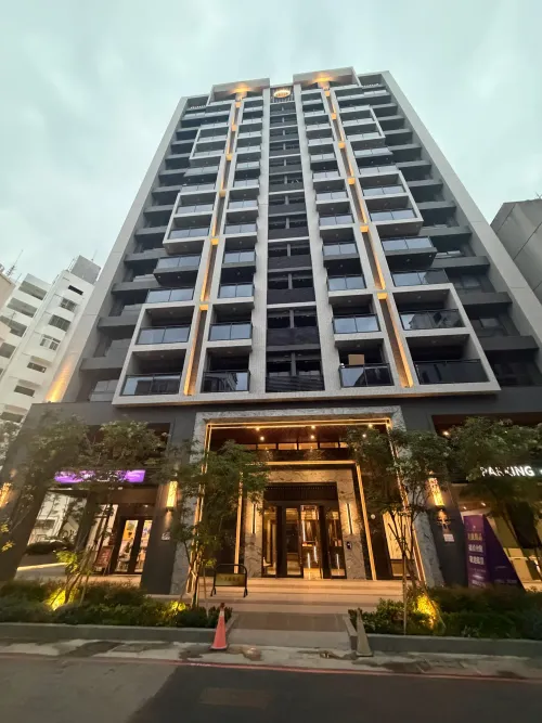 Apartment for rent TWD 32 000 - Zhongshan 1st Road - 2 bedrooms