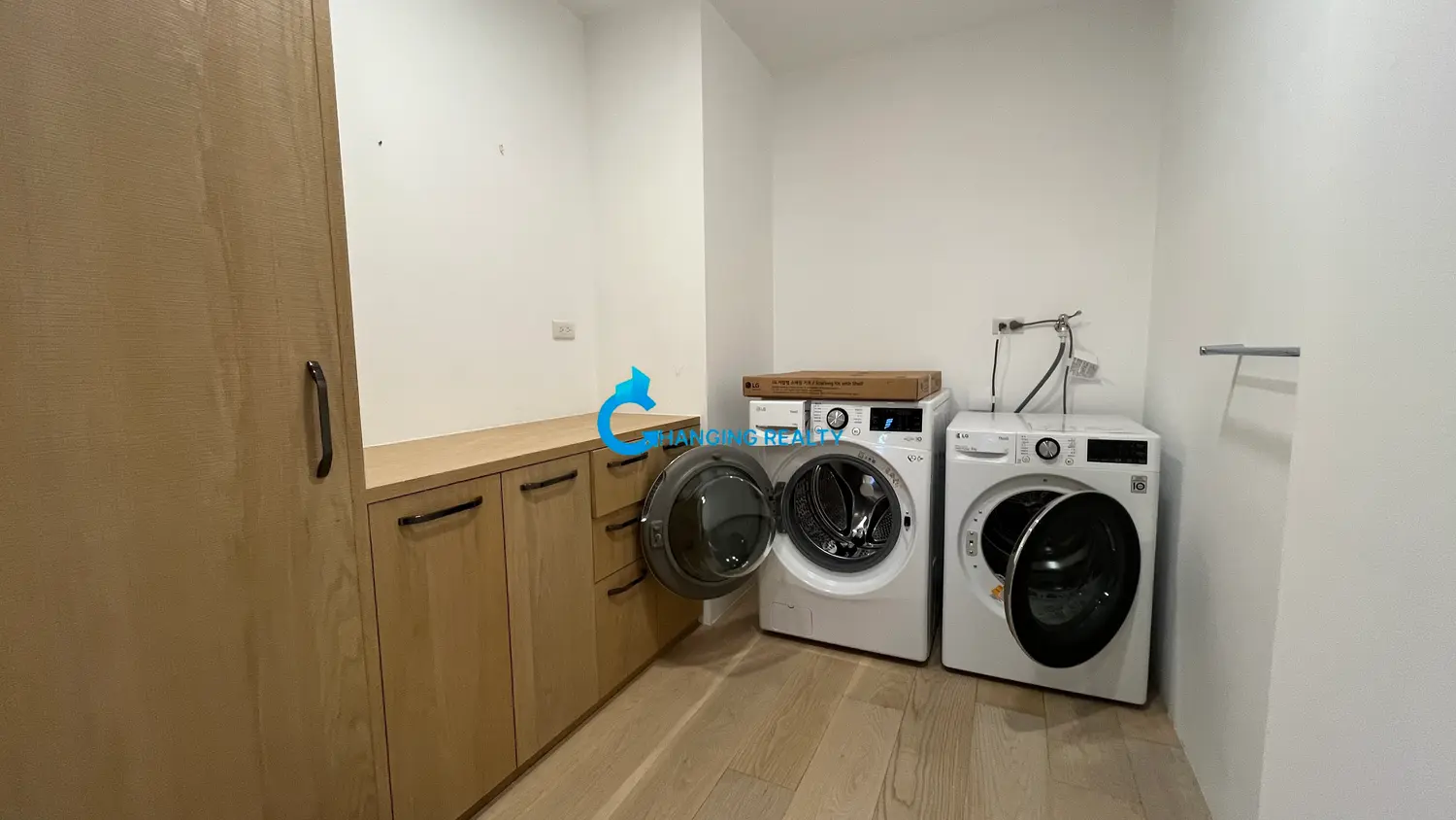 3 bedrooms apartment for rent in Zhongshan District, Taipei City | NT$ 220 000 | 54 ping slide 15