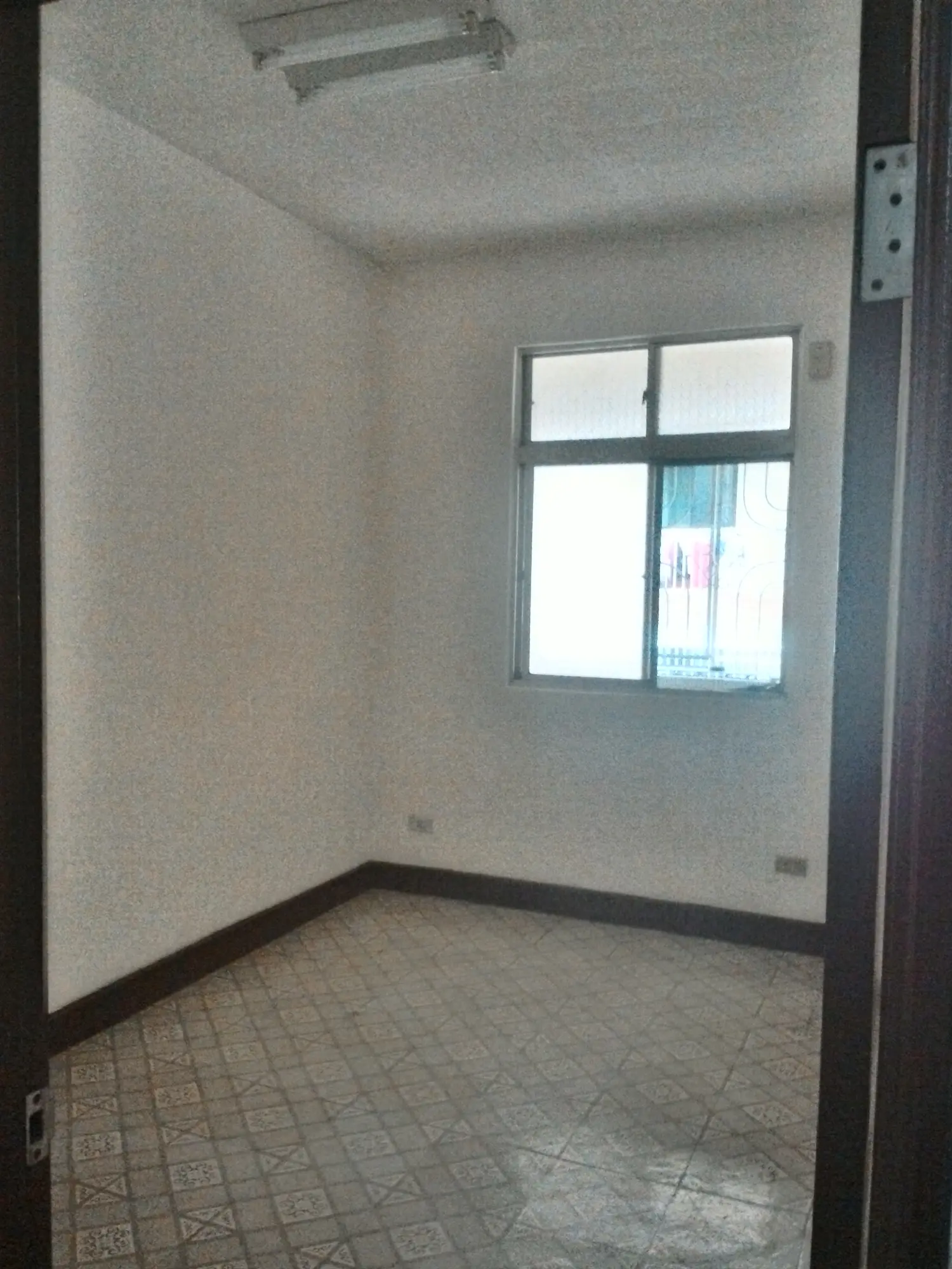3 bedrooms apartment for rent in Sanmin District, Kaohsiung City | NT$ 9 000 | 23 ping slide 4