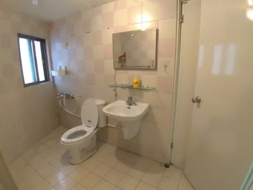 Room for rent in Zhongzheng District, Taipei City | NT$ 13 800 | 5 ping slide 3