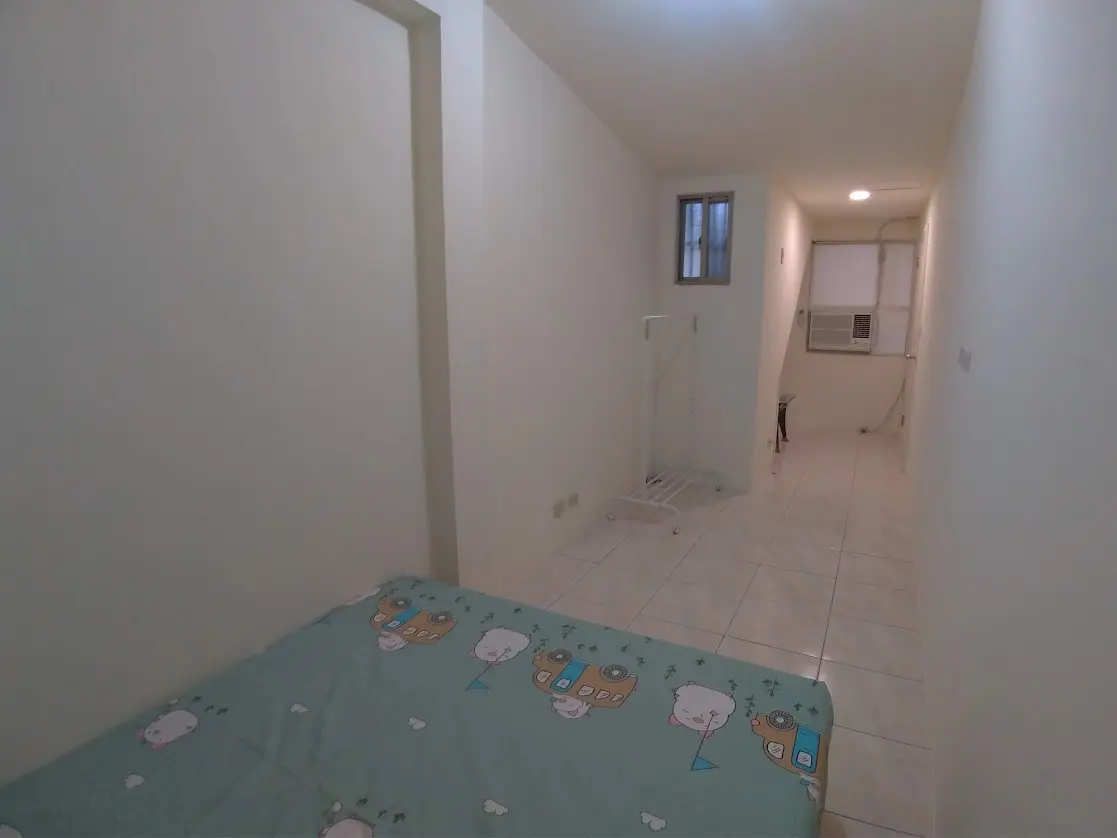 Room for rent in Zhongzheng District, Taipei City | NT$ 13 800 | 5 ping slide 1