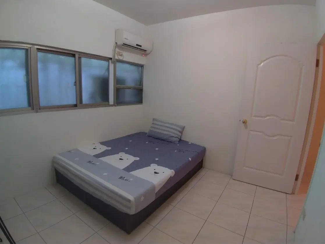 Room for rent in Zhongzheng District, Taipei City | NT$ 12 500 | 4 ping slide 1