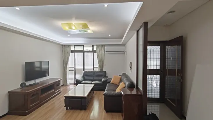 3 bedrooms apartment for rent in Shilin District, Taipei City | NT$ 42 000 | 34 ping slide 0