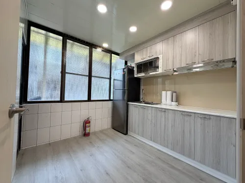Room for rent NT$ 20 800 - Zhuangjing Road - 4 bedrooms