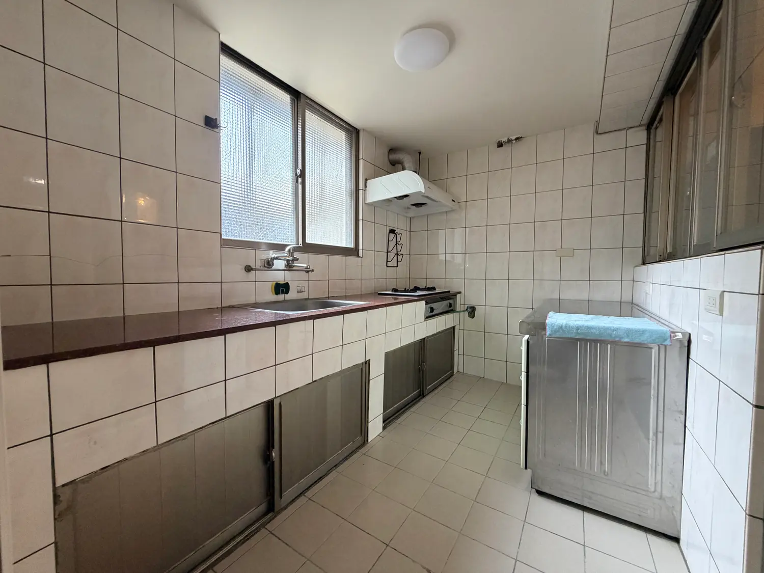 Room for rent in Zhongshan District, Taipei City | NT$ 21 800 | 6 ping slide 7
