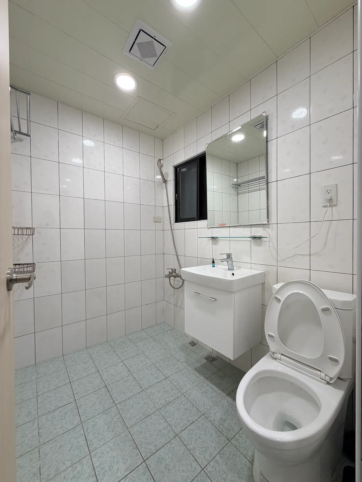 Room for rent in Xinyi District, Taipei City | NT$ 14 800 | 4 ping slide 11